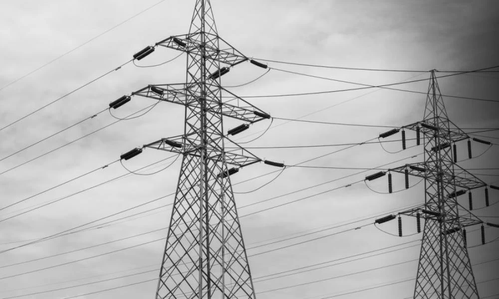Σε ποιες περιοχές της χώρας έχει διακοπεί η ηλεκτροδότηση λόγω φωτιάς